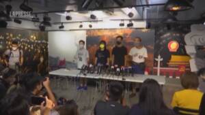 Hong Kong, quattro arresti nel gruppo che organizza la veglia per piazza Tienanmen