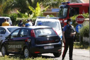 Sparatoria in strada ad Ardea, uccisi un anziano e due fratellini