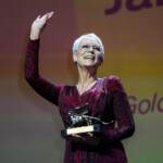 Jamie Lee Curtis premiata con il Leone d’oro alla carriera