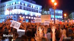 Spagna, in migliaia in piazza contro crimini d’odio verso LGBTQ
