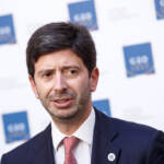 Covid, Speranza: Avanti con Green Pass, obbligo vaccino ipotesi concreta