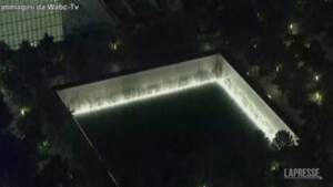 11 settembre, a New York all’alba si illumina il Memoriale