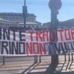 Torino, contestatori aspettano Conte al grido di ‘Traditore’
