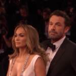 Venezia 78, JLo e Ben Affleck sul red carpet: lui riporta l’attenzione sul film