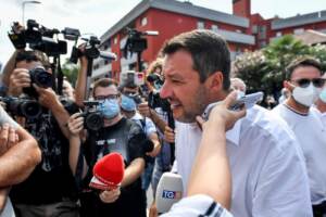 Segretario della Lega, Matteo Salvini, incontra i residenti delle case popolari del quartiere Ponte Lambro