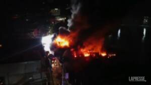 Thailandia: enorme rogo distrugge locale notturno a Pattaya