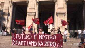 Scuola, la protesta degli studenti sotto al Miur