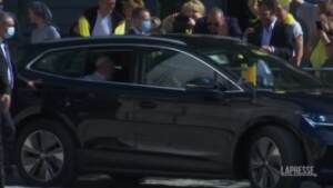 Papa Francesco arriva alla cattedrale di San Martino a Bratislava
