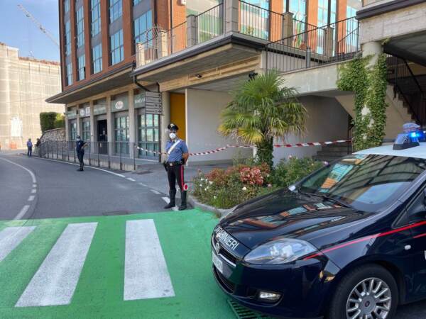 Brescia, uccisa a coltellate dall’ex marito ad Agnosine: arrestato. Ritrovate anche le armi usate per il delitto