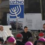Shoah, il Papa con la comunità ebraica slovacca: “Dio disonorato, uniti contro antisemitismo”
