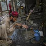 Afghanistan, stretta talebani nelle università. Onu raccoglie 1,1 miliardi di dollari da donatori