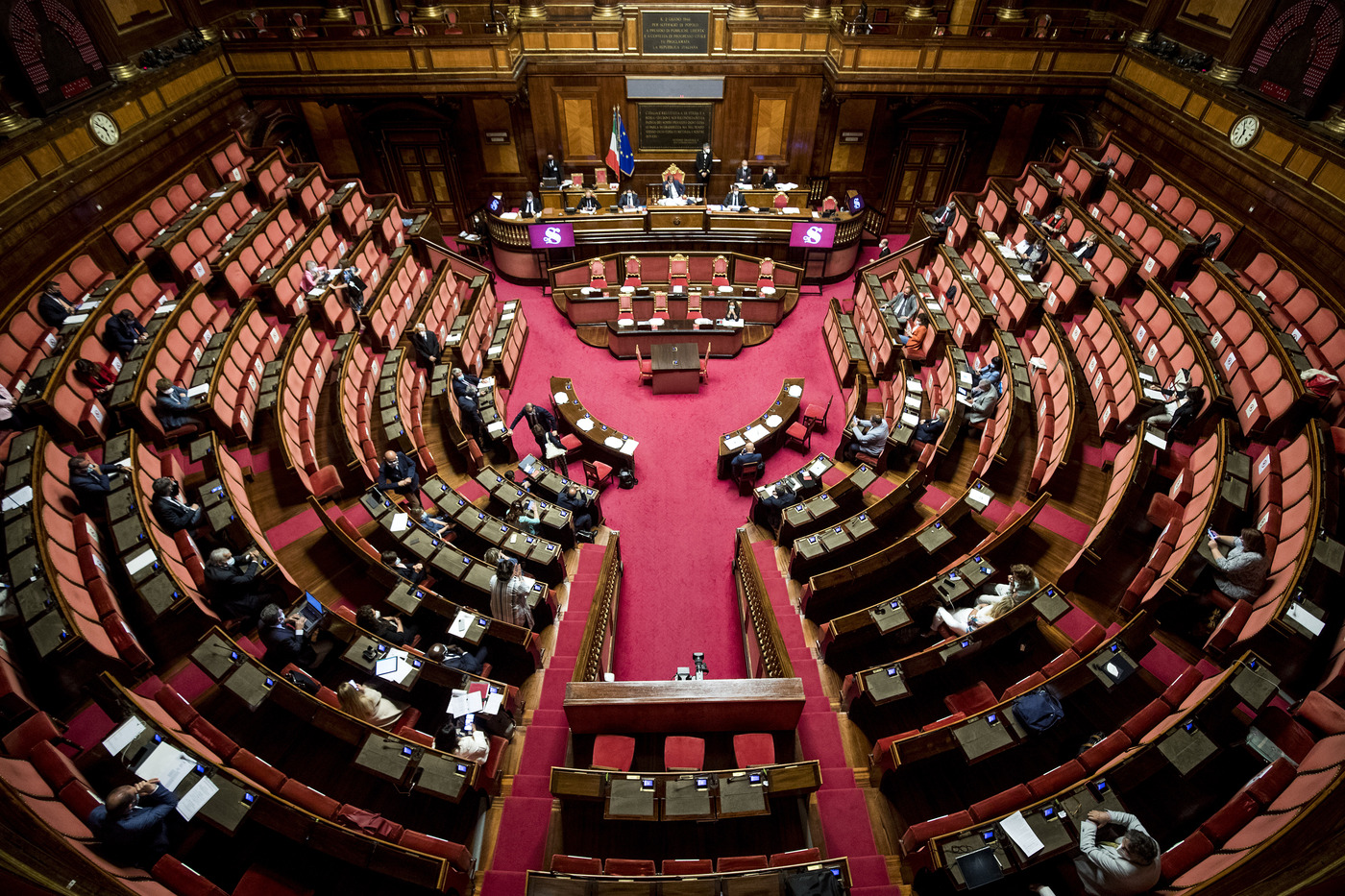 Dl Green pass, governo pone fiducia in Senato. Sindacati convocati da Draghi