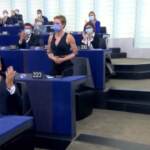 Von Der Leyen: “Bebe Vio un esempio”. Standing ovation al Parlamento europeo per l’atleta paralimpica