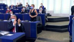 Von Der Leyen: “Bebe Vio un esempio”. Standing ovation al Parlamento europeo per l’atleta paralimpica