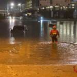 Nubifragio su aeroporto Malpensa, decine di persone salvate con gommoni