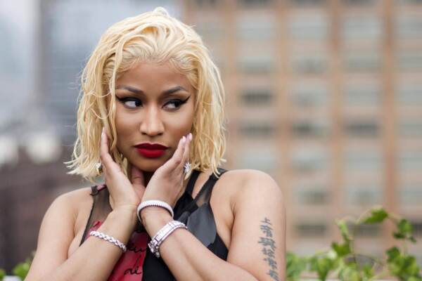Nicki Minaj no vax, la rapper bacchettata da Fauci. Poi la Casa Bianca le offre informazioni