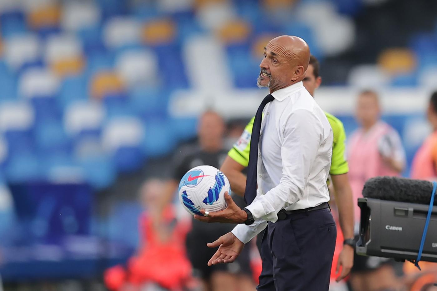 Europa League, Osimhen trascinatore: il Napoli rimonta il Leicester da 2-0 a 2-2