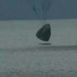 Space X, rientrati i primi turisti spaziali: l’ammaraggio della capsula Dragon