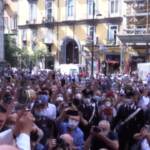 Napoli, San Gennaro ripete il “miracolo”: rabbia dei fedeli rimasti lontani dal Duomo
