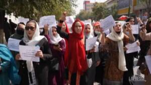 Afghanistan, donne protestano davanti al ministero Virtù e Vizi