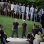 La Milano Fashion week torna in presenza. Ma i marchi lusso mondiali cedono valore finanziario