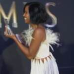 Emmy 2021, Renee Elise Goldsberry interrompe il red carpet per il FaceTime con Lin-Manuel Miranda