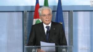 Mattarella: “Il mondo della scuola si è dimostrato un potente anti virus”