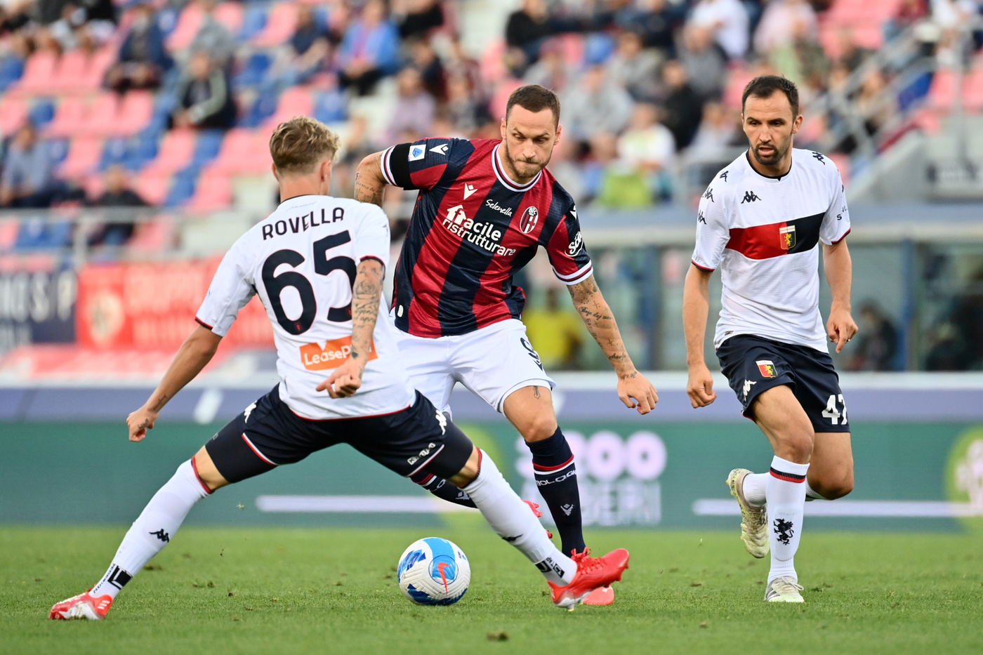 Serie A, al Dall’Ara gol, rigori ed emozioni: Bologna-Genoa 2-2