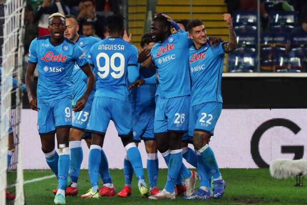 Il Napoli cala il poker contro l’Udinese e sale solo in vetta