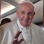 Papa Francesco: “Sono ancora vivo anche se alcuni mi volevano morto. Preparavano il Conclave”