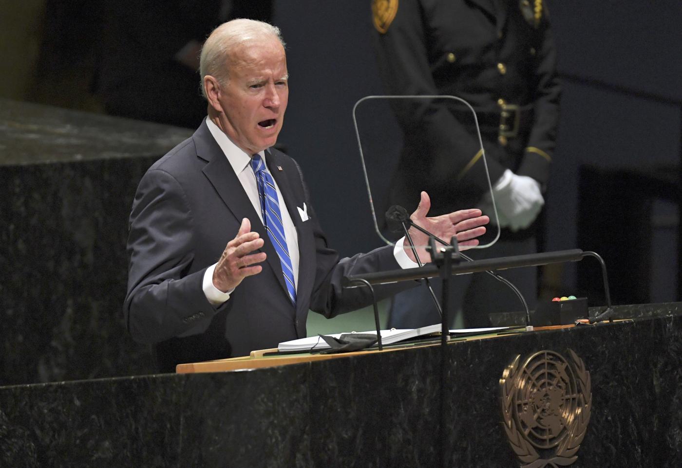 Covid, Biden: “500 mila vaccini per il resto del mondo, dosi vanno donate a Paesi poveri e non venduti” Covid, Biden: “500 mila vaccini per il resto del mondo, dosi vanno donate a Paesi poveri e non venduti”