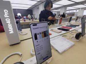 Il nuovo smartphone Huawei 5g nei negozi di Xuchang city