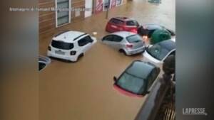 Spagna, inondazione colpisce il Sud: le auto galleggiano in strada