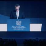 Assemblea di Confindustria, Bonomi: “Draghi come De Gasperi e Ciampi, uomo della necessità”