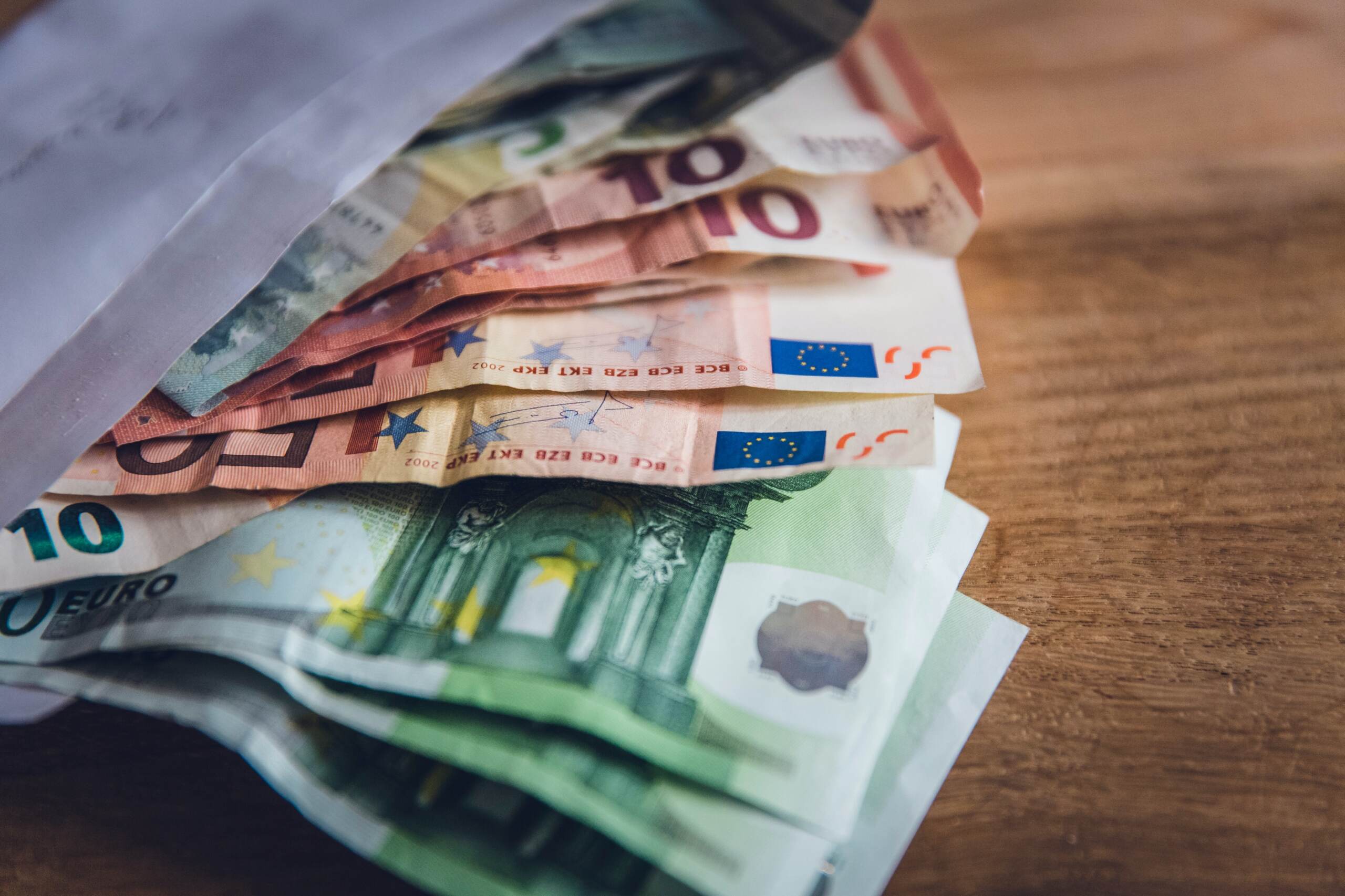 Draghi vara il ‘tagliaprezzi’, 4,4 mld nel dl approvato dal Cdm