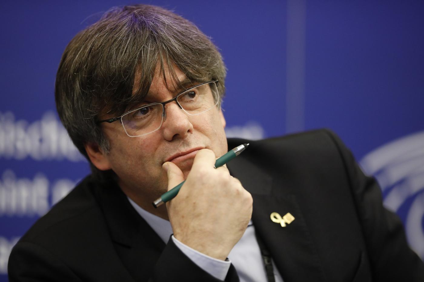 Catalogna: liberato l’ex presidente Puigdemont ma deve rimanere in Sardegna