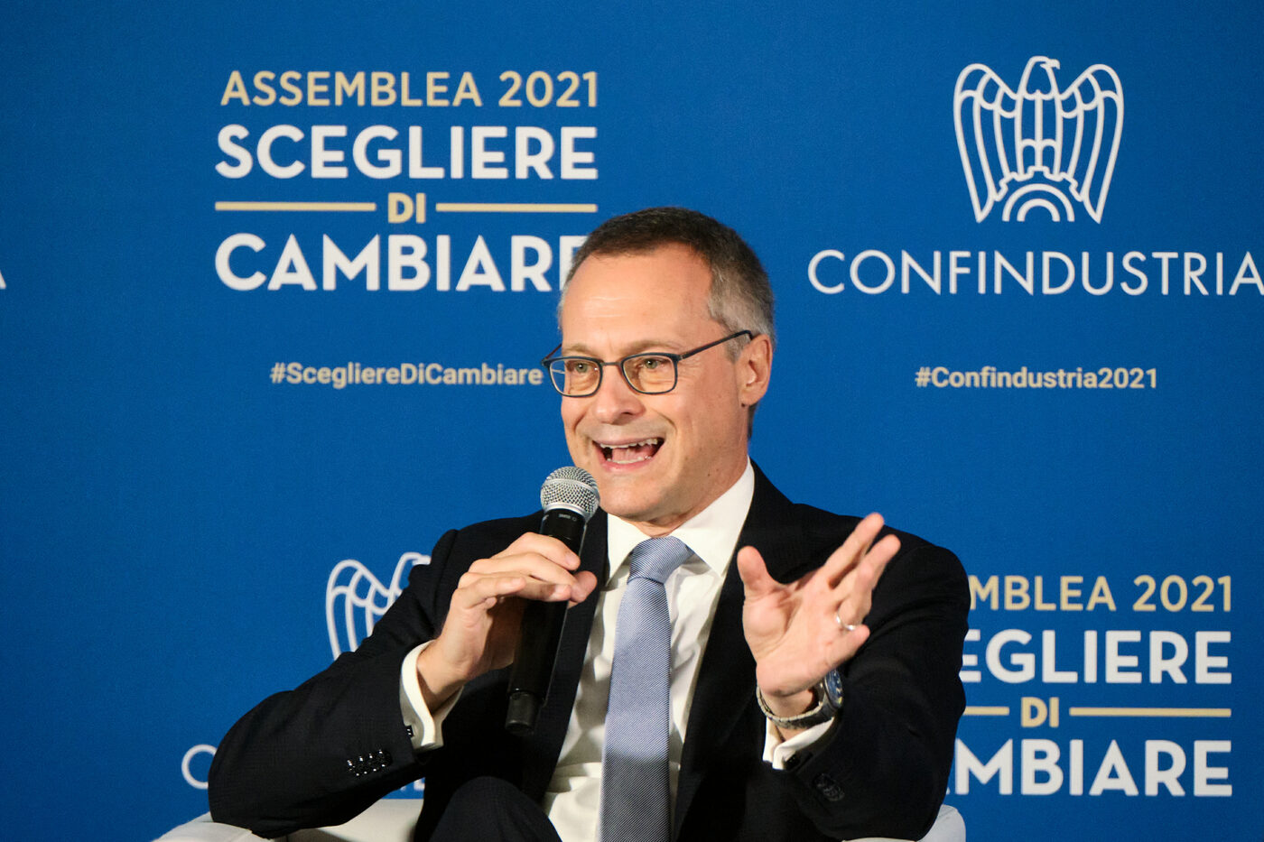 Bonomi spinge riforma ammortizzatori: “Dopo stop blocco nessuna corsa a licenziamenti”