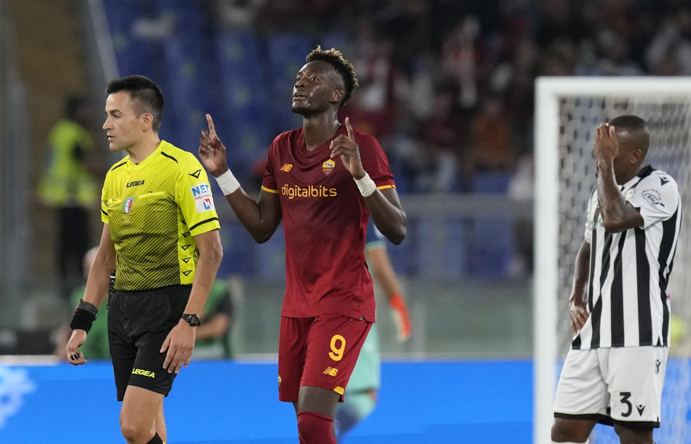 Serie A, la Roma si rialza e sale al 4° posto: Abraham stende l’Udinese Serie A, la Roma si rialza e sale al 4° posto: Abraham stende l’Udinese
