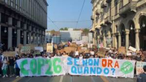Torino, Fridays For Future: “È il tempo del cambiamento radicale”