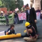 Fridays for Future, a Milano flash mob contro il ‘caro bollette’