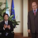 Maurizio Crozza e il duetto musicale Speranza-Bersani in “Sinistra sbiaditissima”