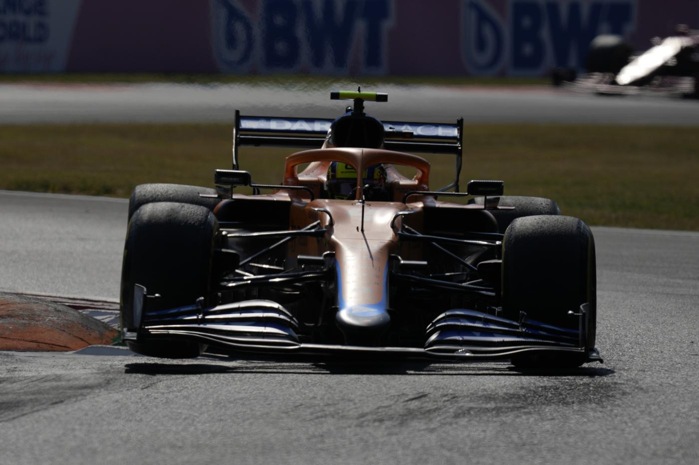 Gp Russia: pole Norris davanti a Sainz, Hamilton 4°