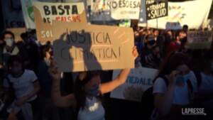 Argentina, ambientalisti protestano a Buenos Aires