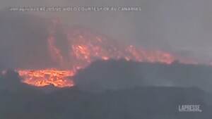 Canarie, la nube di fumo e cenere del vulcano blocca i voli