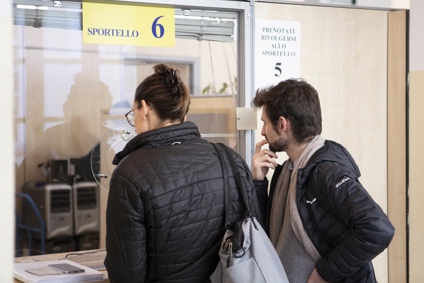 Milano, uffici del Comune senza file ma è impossibile ottenere certificati