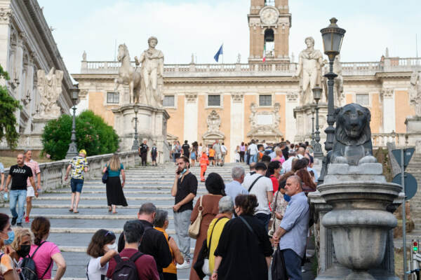 Addio a Raffaella Carrà, la camera ardente al Campidoglio