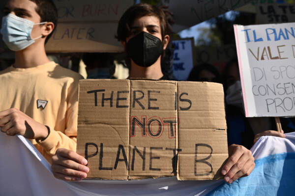 Torino, Fridays for future: gli studenti tornano in piazza a scioperare per il clima