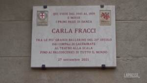 Una targa per Carla Fracci. Il marito: “Grazie, Milano capitale sentimentale d’Italia”