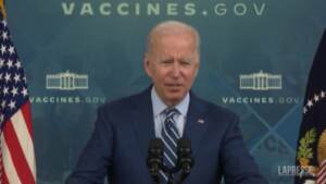 Covid, terza dose di vaccino per Joe Biden in diretta tv