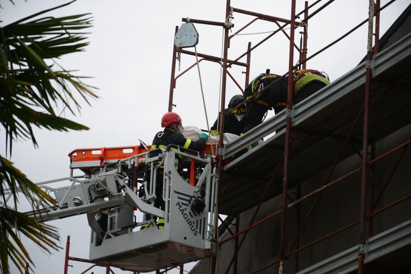 Lavoro, due operai morti all’Humanitas: altre vittime a Padova, Torino, Capaci e Pisa Lavoro, due operai morti all’Humanitas: altre vittime a Padova, Torino, Capaci e Pisa
